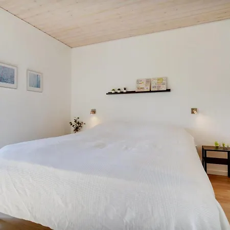 Holiday home Ilfar - 700m From The Sea In Nw Jutland By Interhome Lokken